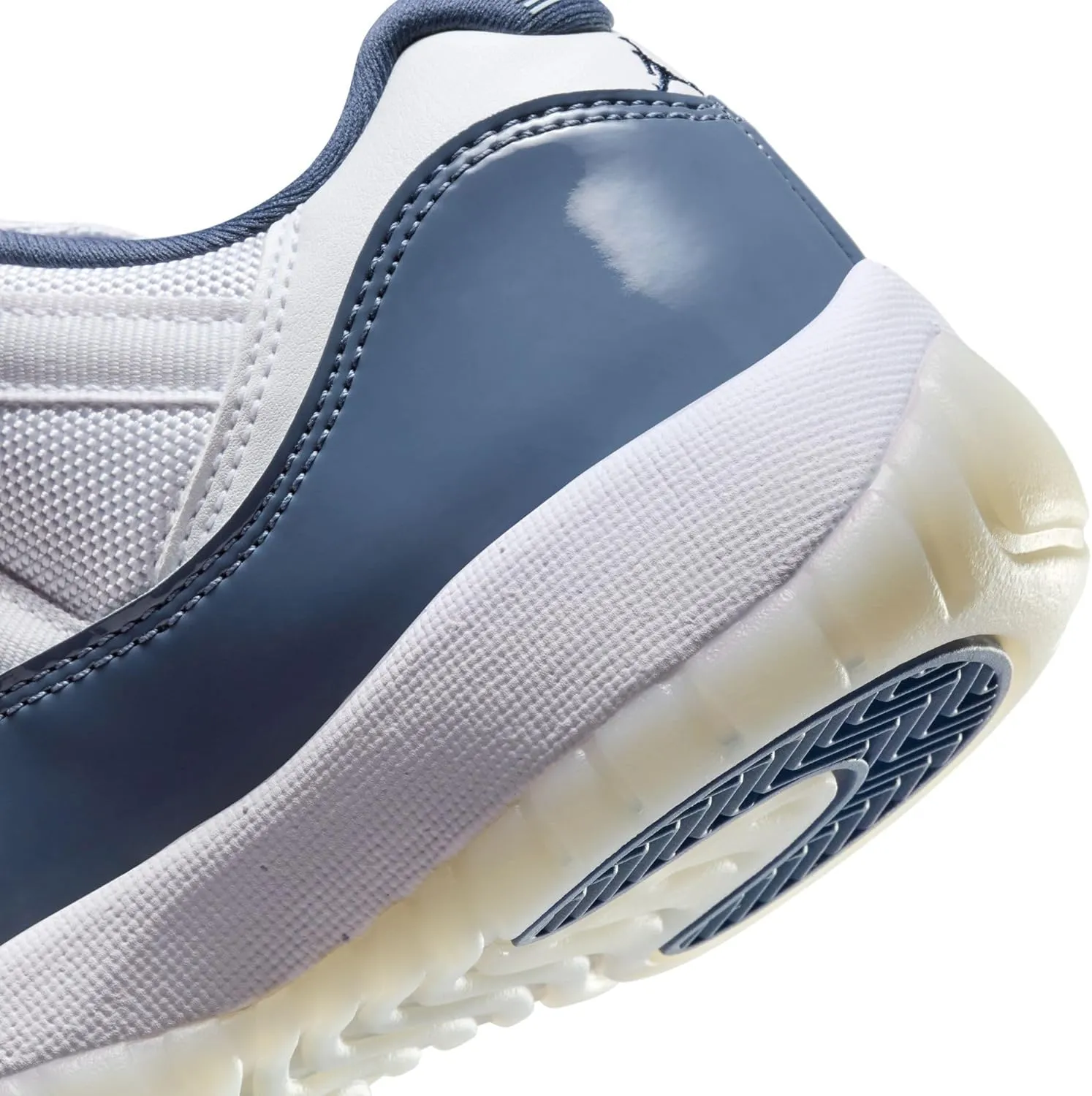 Air Jordan 11 Retro Low Diffused Blue Big Kids' Shoes (FV5121-104, White/Diffused Blue/Football Grey)