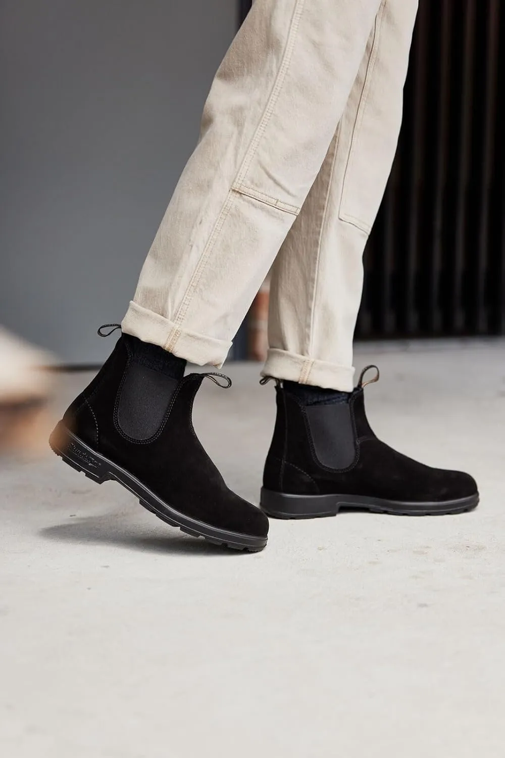 Blundstone Originals 2405 Unisex Suede Leather Chelsea Boots,