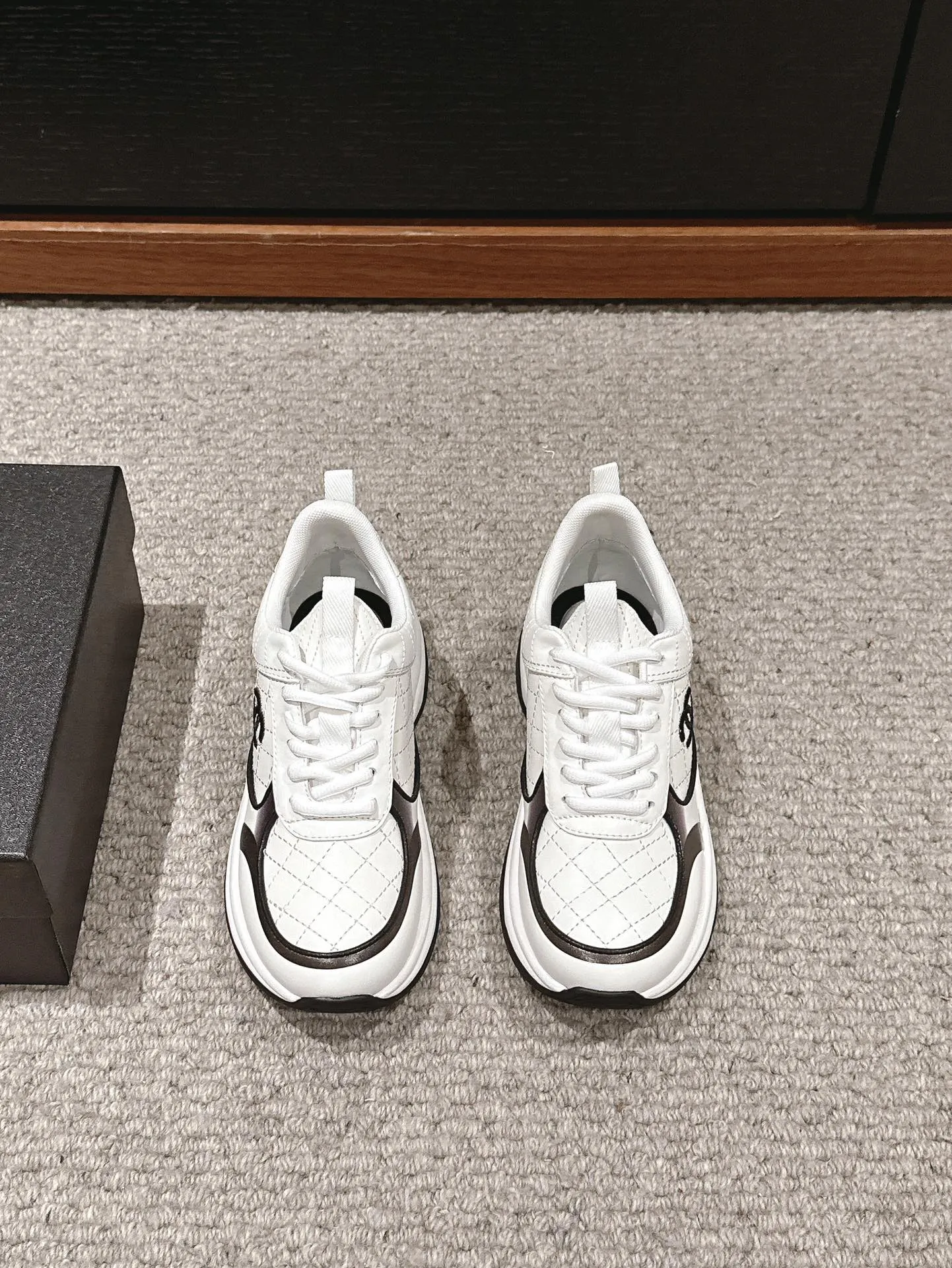 CHANEL CLASSIC MIX IN WHITE Quick dispatch LAMBSKIN BLACK Rich collection SNEAKER