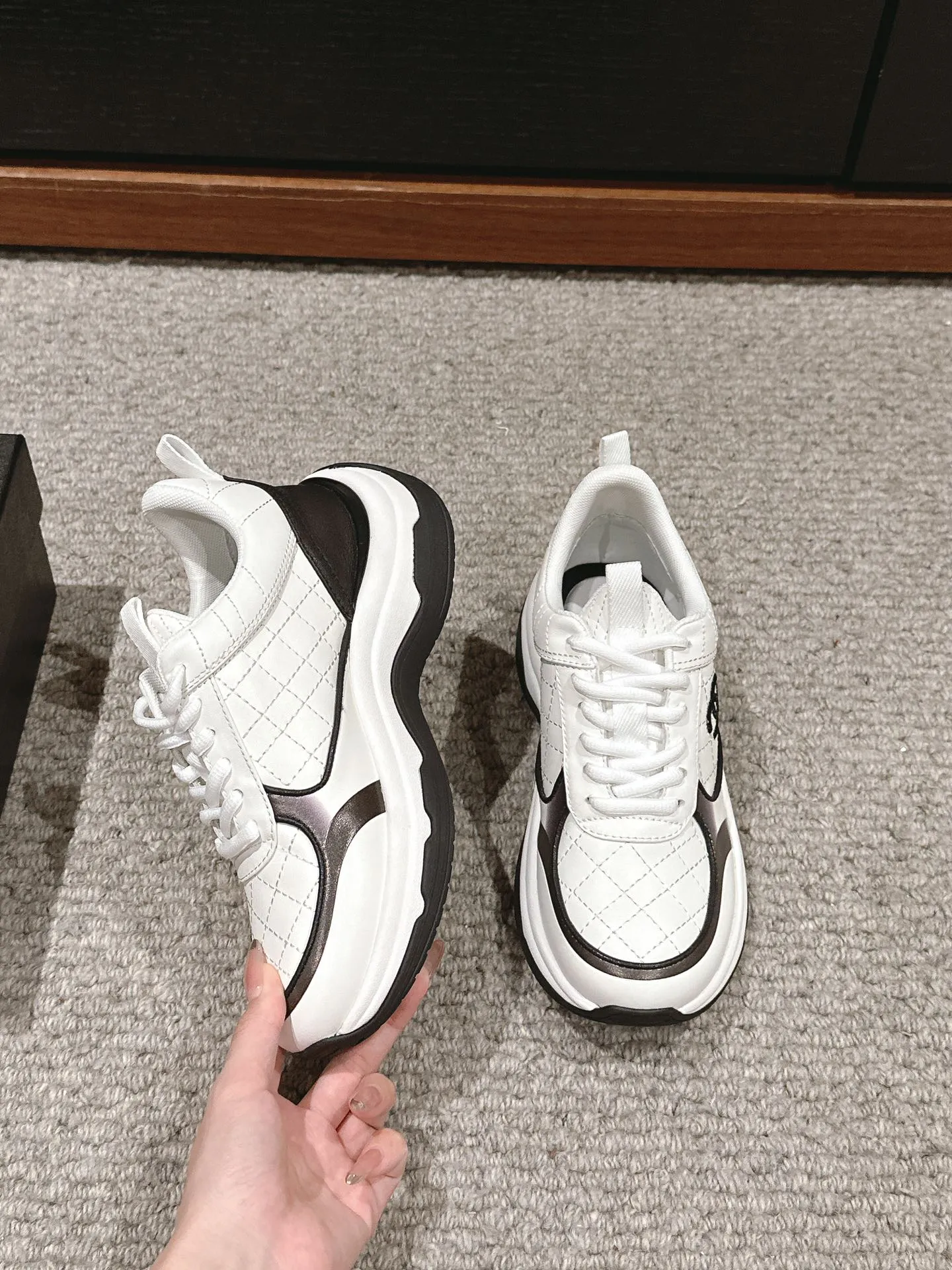 CHANEL CLASSIC MIX IN WHITE Quick dispatch LAMBSKIN BLACK Rich collection SNEAKER