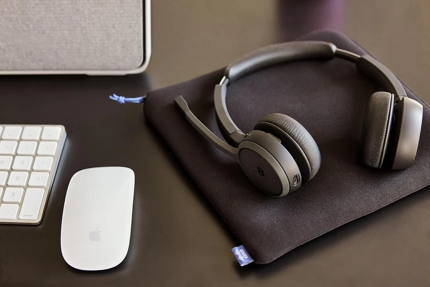 Cisco Headset 721, Wireless Single On-Ear Bluetooth Headphones, Webex Button, USB-A HD Bluetooth Adapter, Soft Case, Charging Stand, Carbon Black, 2-Year Limited Liability Warranty(HS-WL-721-BUNAS-C)
