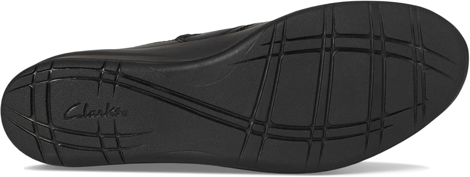 Clarks Women's Suttyn Rae Chelsea Boot