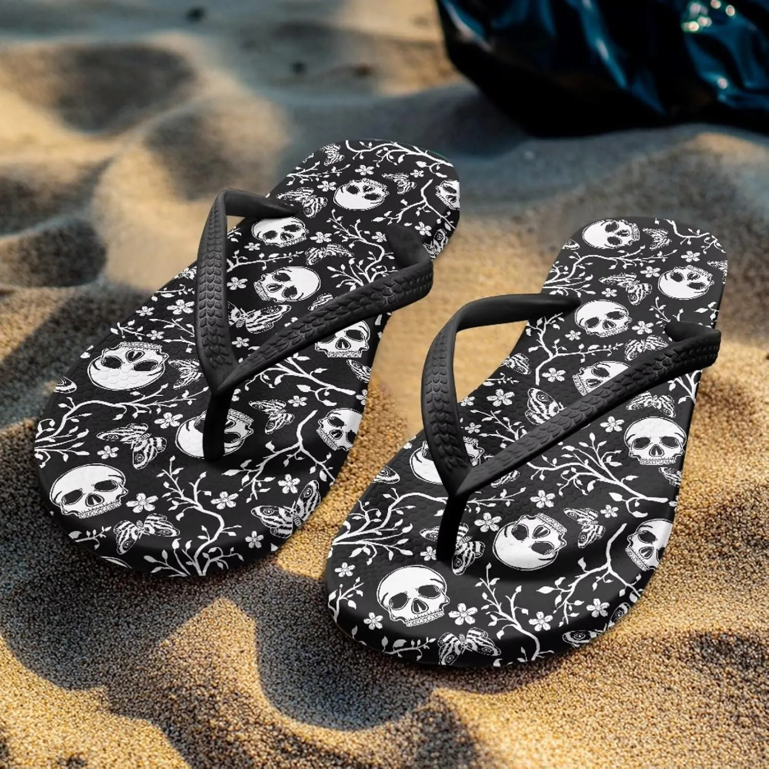 Howilath Gothic Skull Print Women Flip Flops Pool Beach Thong Sandals Soft Bathroom Shower Shoes with Arch Support