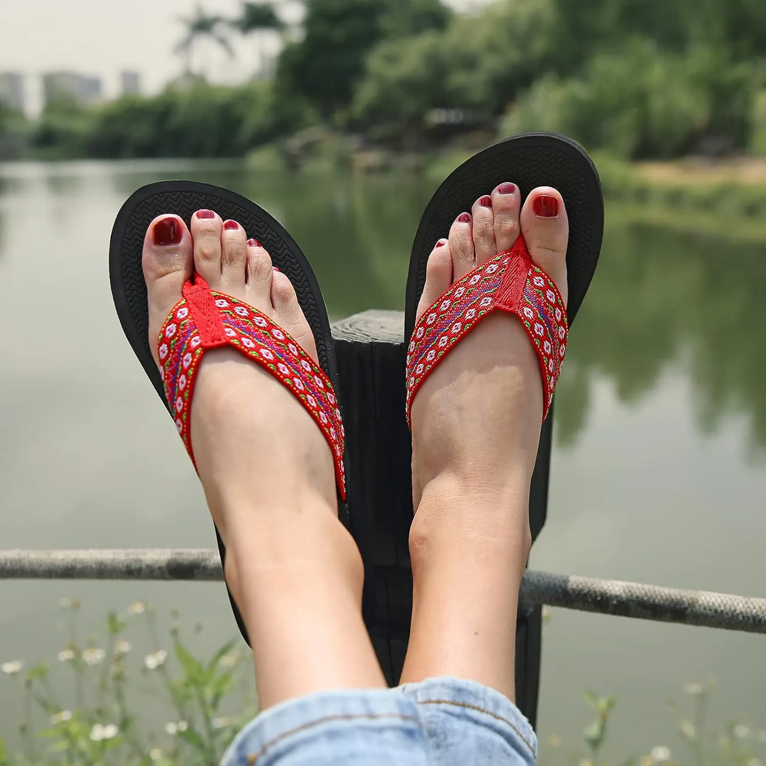 MEGNYA Women’s Flip Flops/Sandals/Summer Beach Slippers
