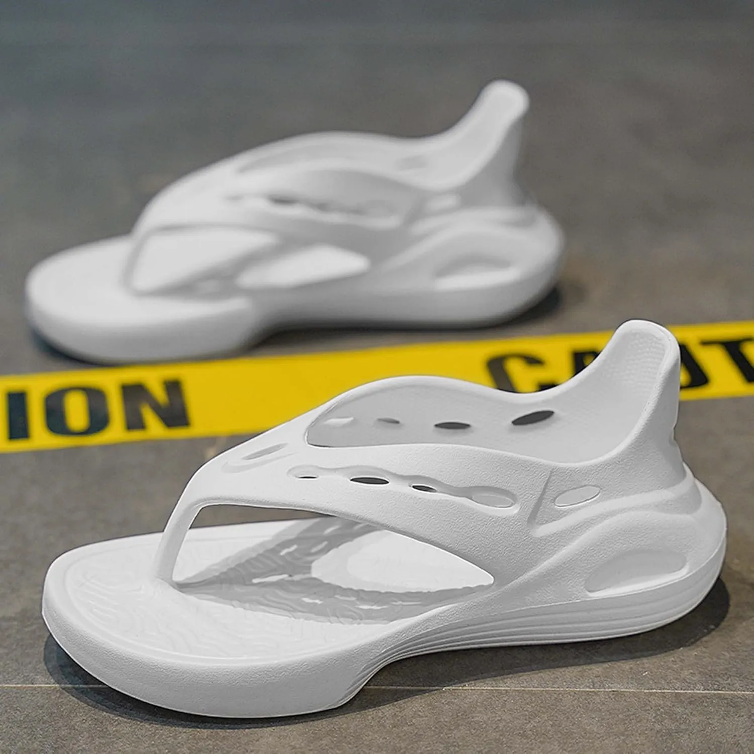 Men's Quick-Drying Flip Flops: Beach Slippers with Breathable Comfort