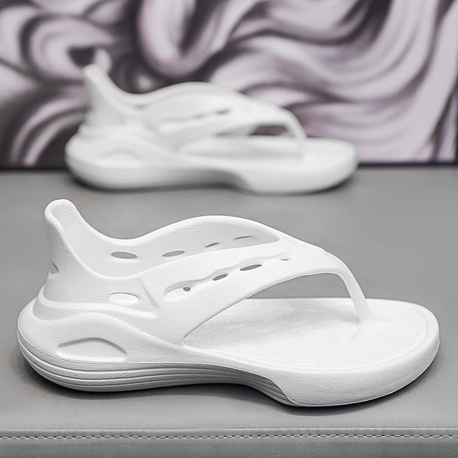 Men's Quick-Drying Flip Flops: Beach Slippers with Breathable Comfort