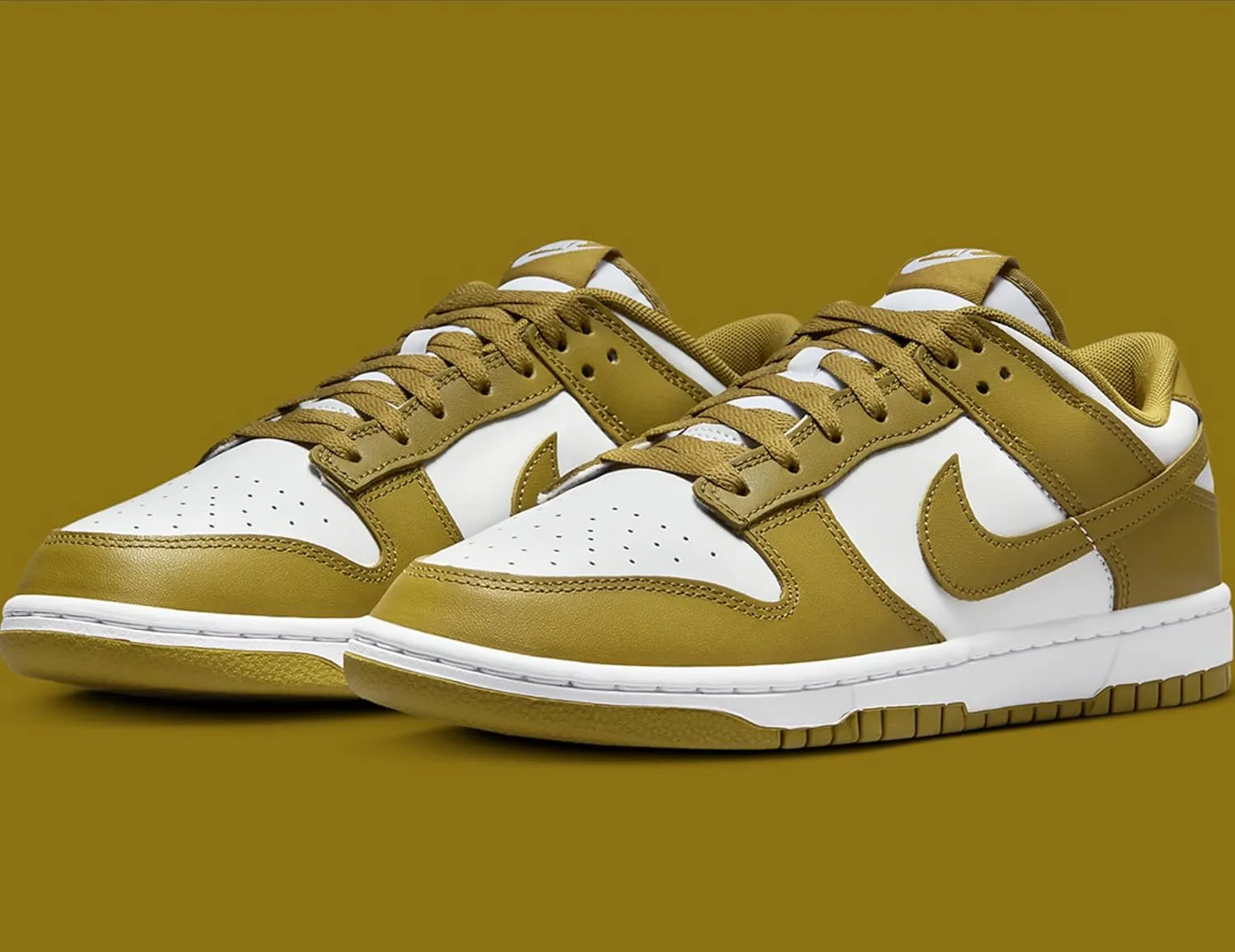 Nike Men's Dunk Low Retro Sneaker