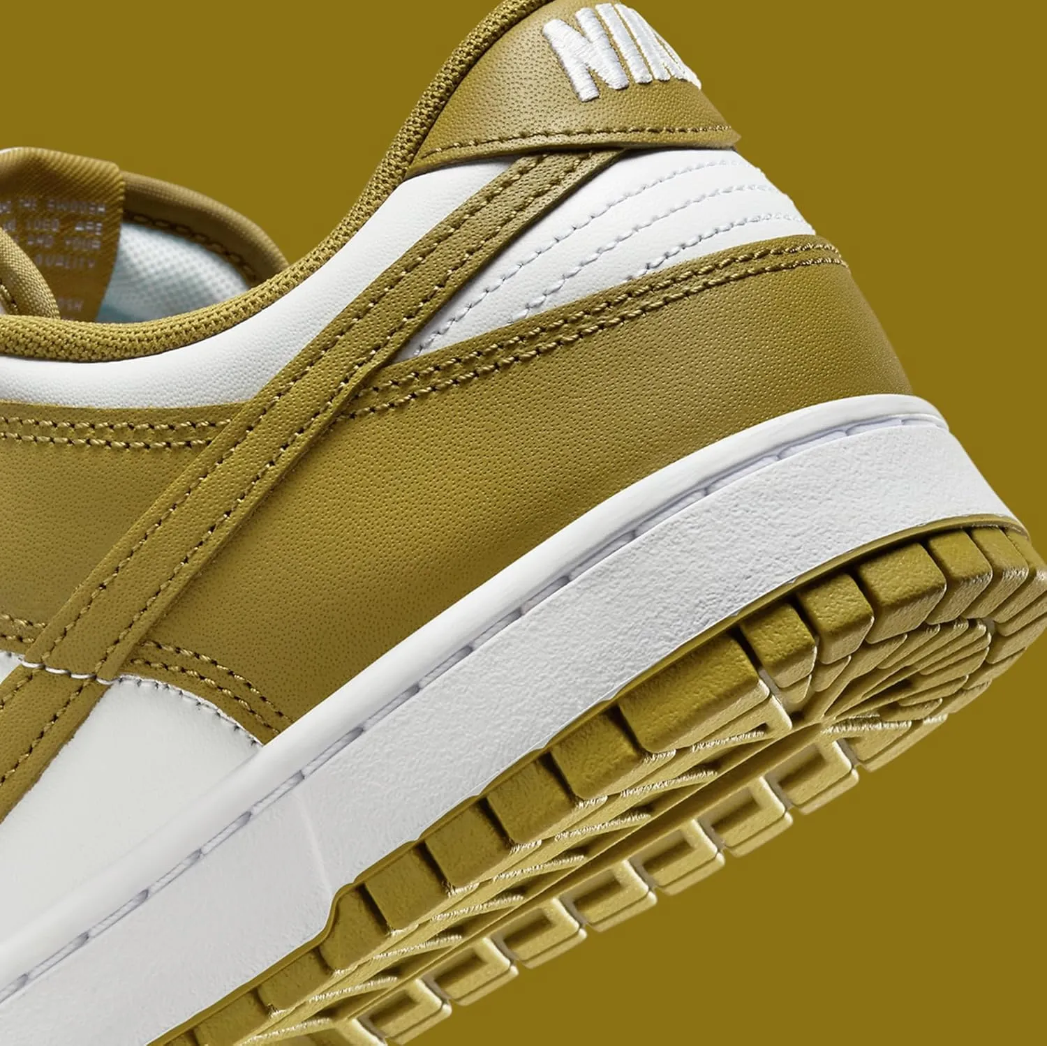 Nike Men's Dunk Low Retro Sneaker