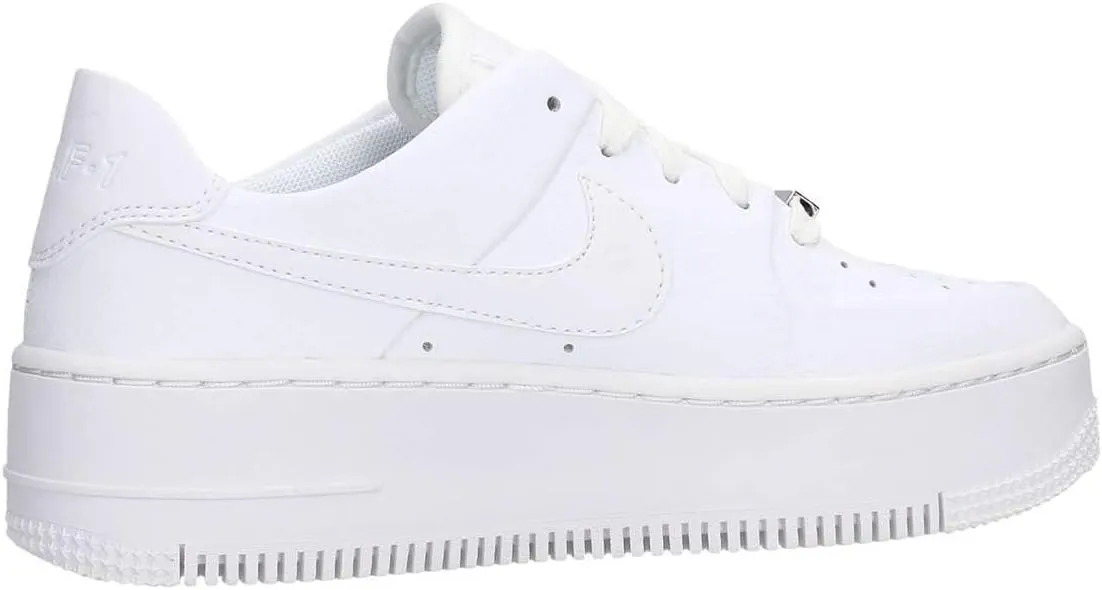 NIKE Women's Sneaker