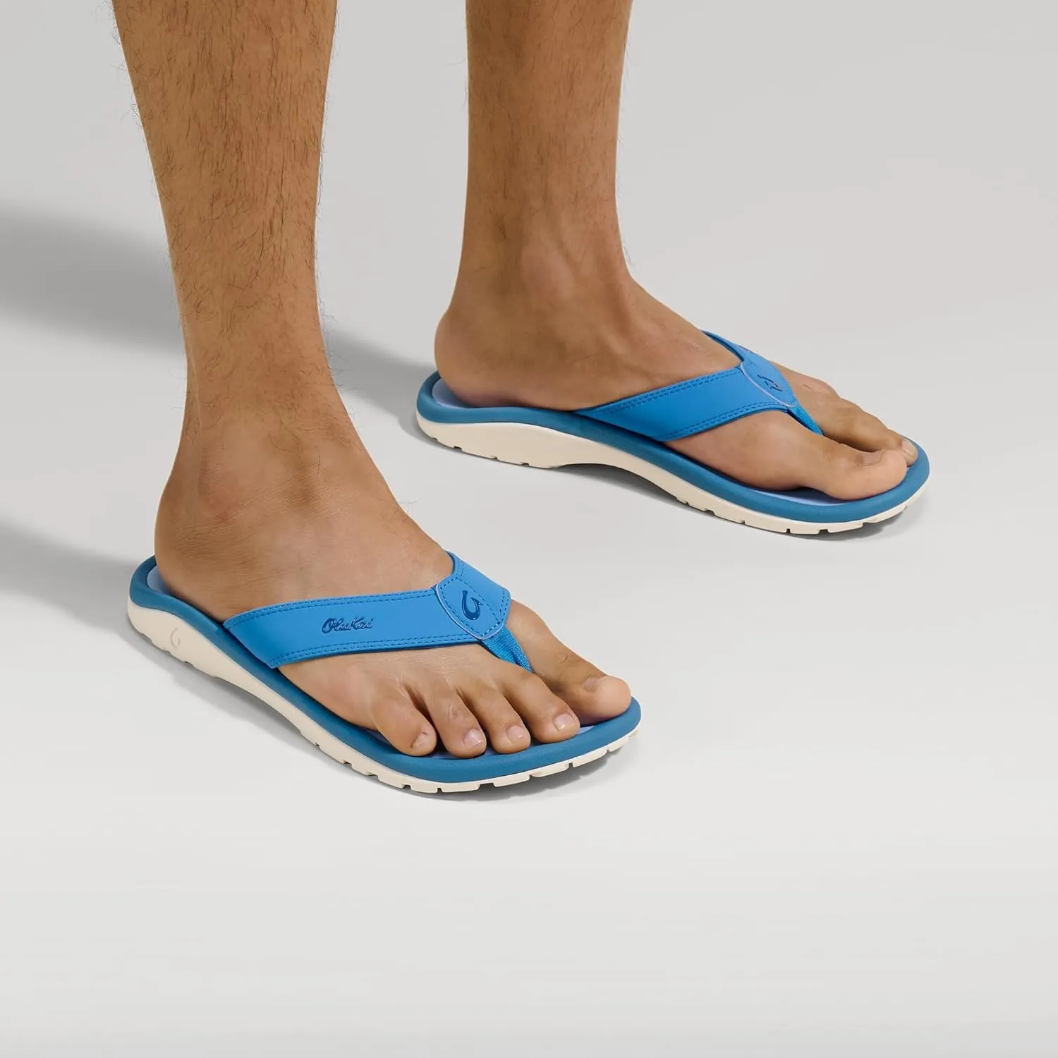 OLUKAI Ohana Men's Beach Sandals, Water Resistant Flip Flops, Arch Support & Comfort Fit, Lightweight & Durable, Enhanced Grip & Traction