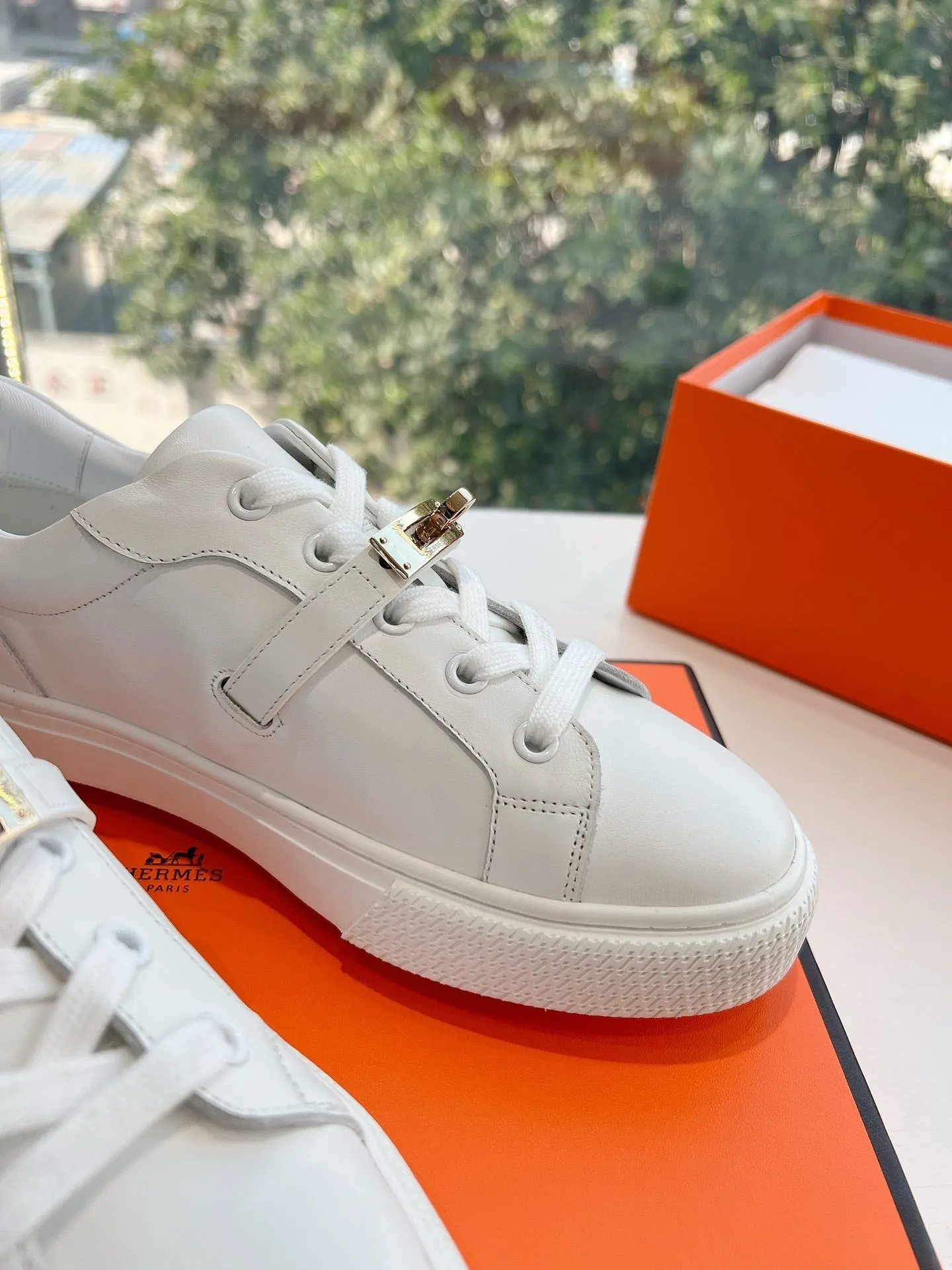 SE1573 Hermes Day Sneaker / Size5-10