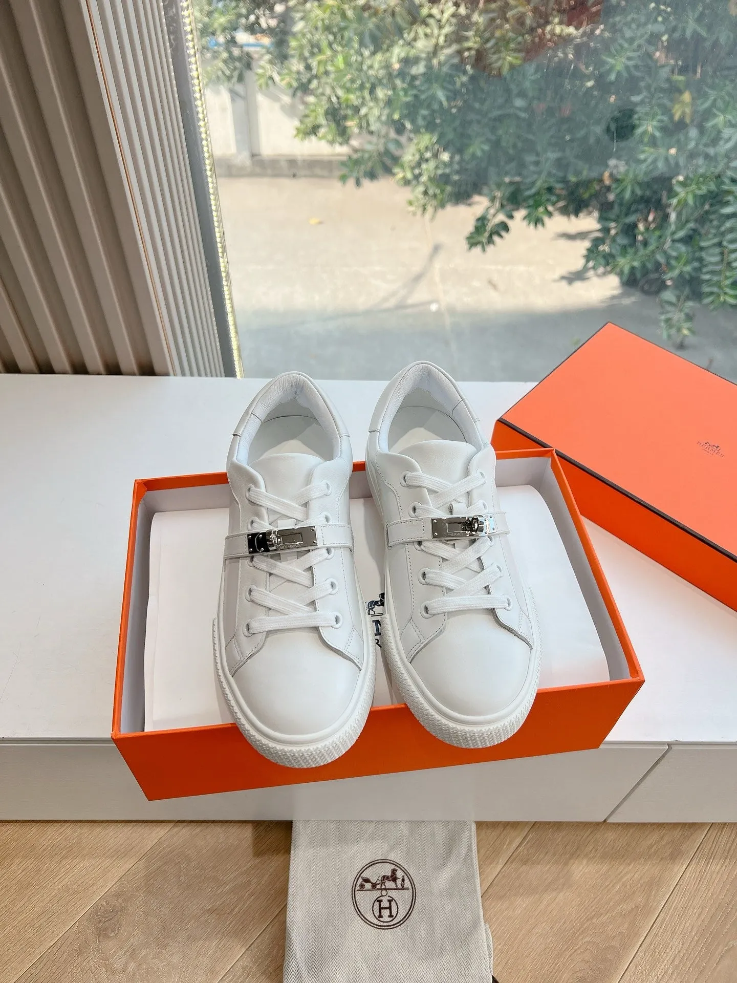 SE1577 Hermes Day Sneaker / Size5-10