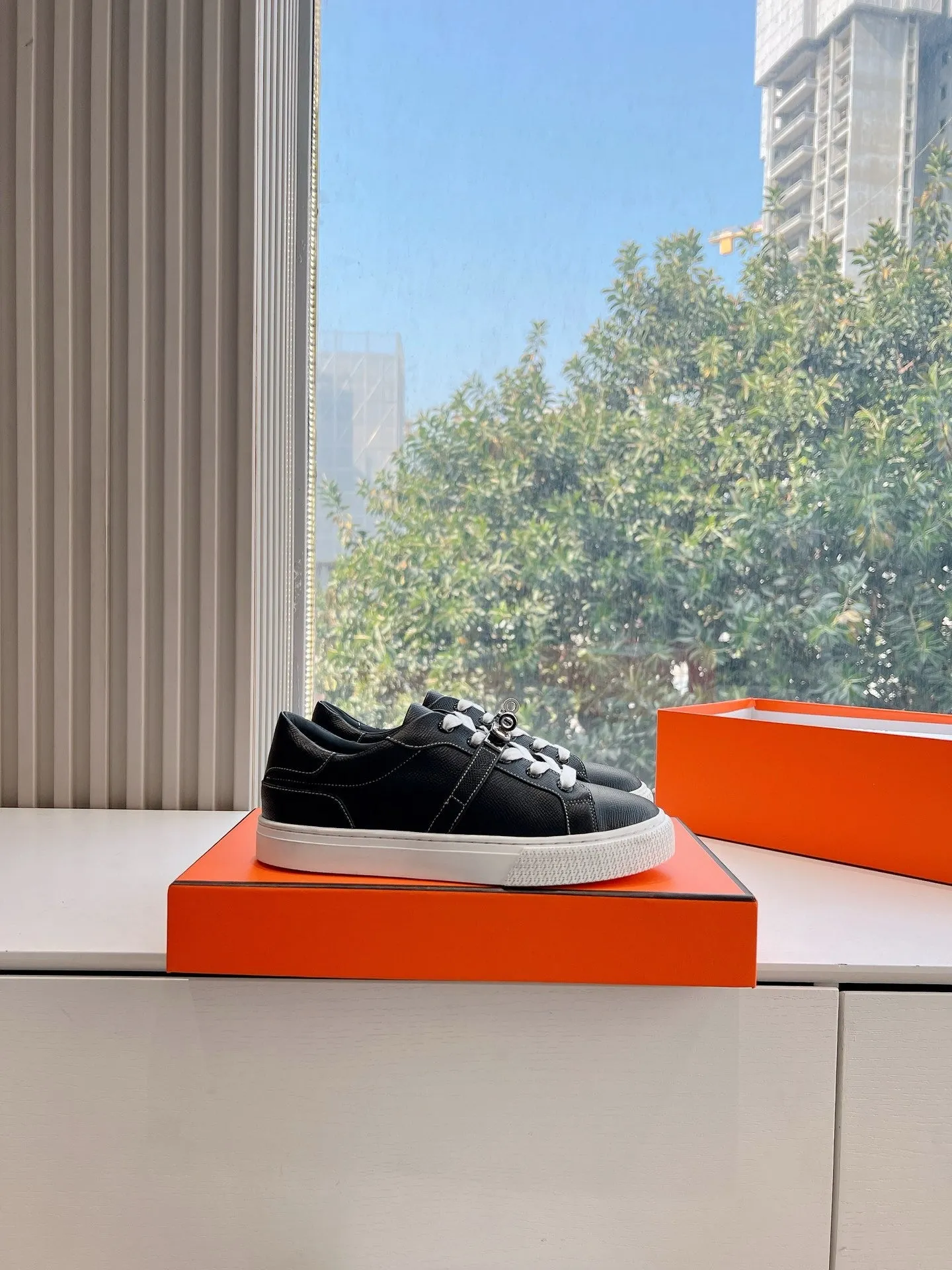 SE1577 Hermes Day Sneaker / Size5-10