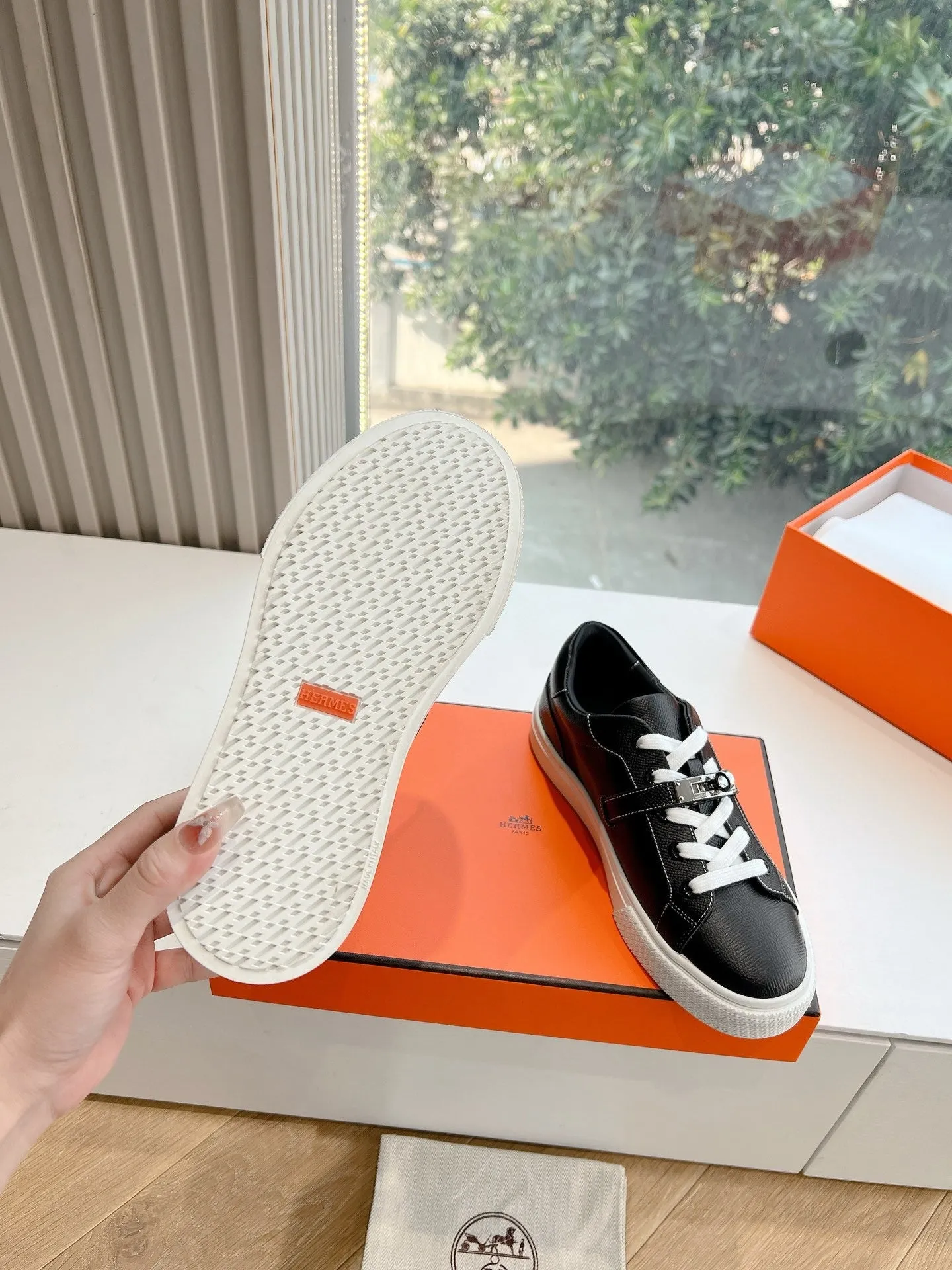 SE1577 Hermes Day Sneaker / Size5-10