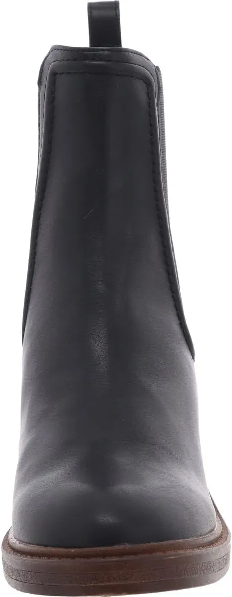 Steve Madden Women's Curtsy Chelsea Boot