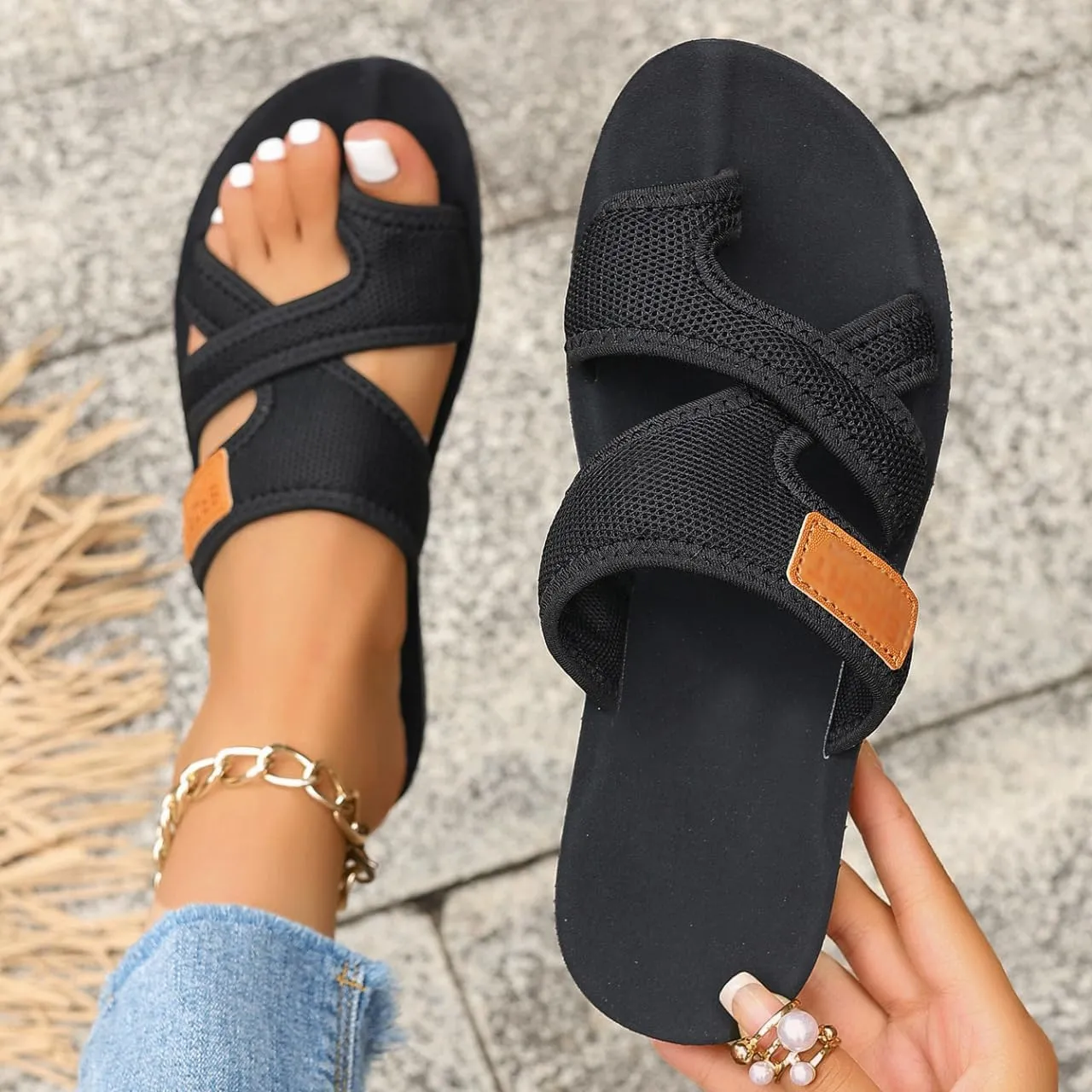 XIRUJNFD Women's Comfortable Breathable Mesh Flip Flops, Orthopedic Sandals for Women, Women's Hollow Mesh Slide Sandals